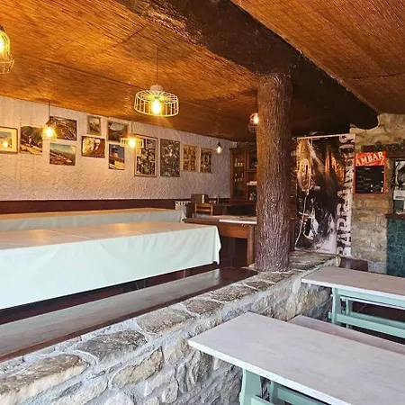Spacious House In Paules De Sarsa, 1000 M², Pool 度假居