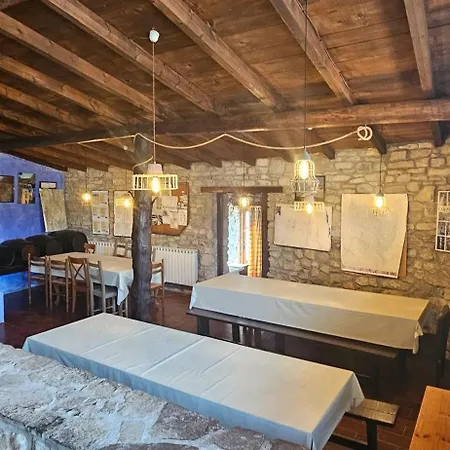 Spacious House In Paules De Sarsa, 1000 M², Pool 度假居 Santa Maria Lanuez