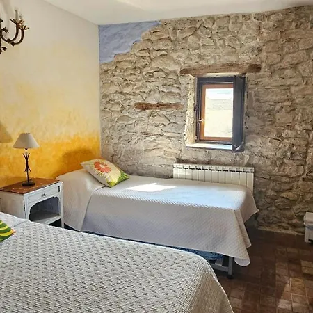 Spacious House In Paules De Sarsa, 1000 M², Pool 度假居 *