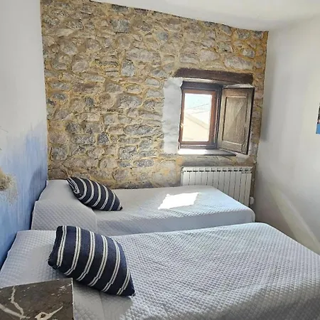 Spacious House In Paules De Sarsa, 1000 M², Pool 度假居 Santa Maria Lanuez