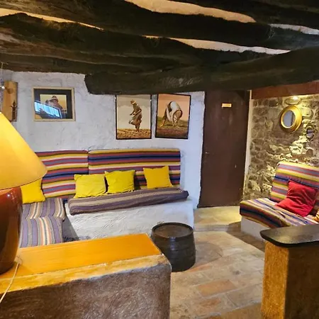 Spacious House In Paules De Sarsa, 1000 M², Pool 度假居